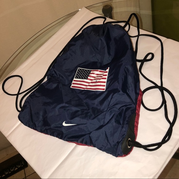 NIKE BAG(GIFTED) - Picture 2 of 8